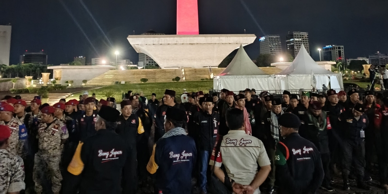 Ribuan Peserta Reuni 212 Mulai Datangi Monas