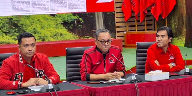 Ketua DPP PDIP Bidang Reformasi Sistem Hukum Nasional, Ronny Talapessy (kiri)/RMOL