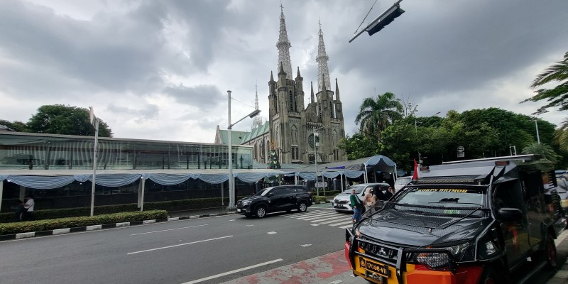 Katedral Santa Maria Jakarta Gelar Misa Natal, Lalin Lancar