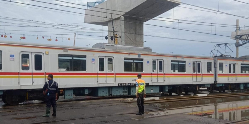 KRL Commuter Line Tanjung Priok Sempat Terganggu Imbas Banjir Rob