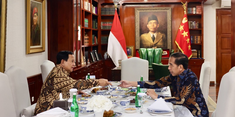 Ayam Goreng Prabowo-Jokowi