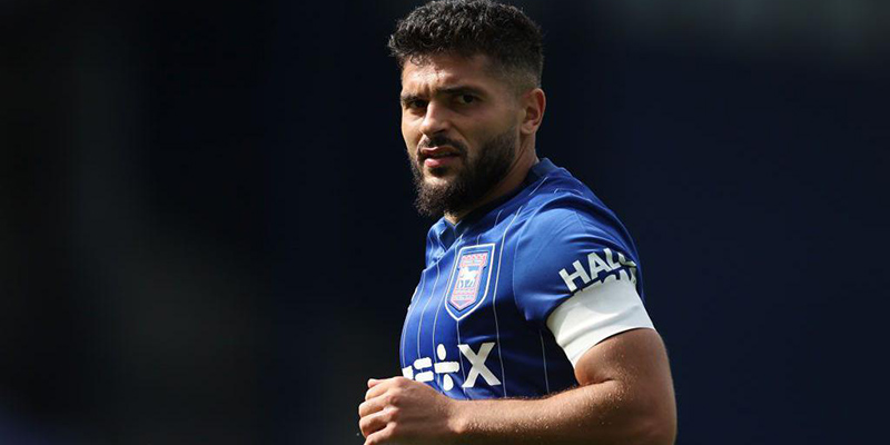 Ipswich Town Hormati Putusan Sam Morsy Menolak Pakai Ban Kapten Pelangi