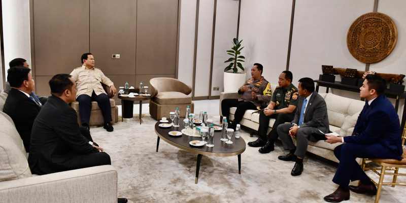 Baru Tiba di Indonesia, Prabowo Langsung Gelar Rapat Terbatas