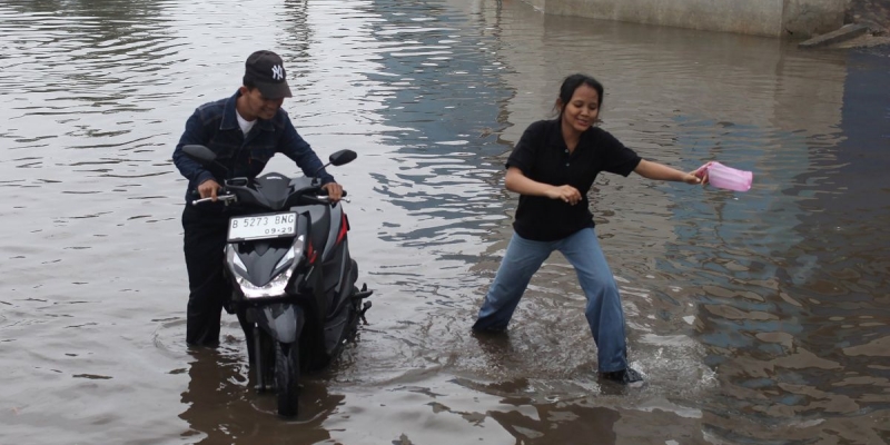 Atasi Banjir Rob Jakarta, Pastikan Pompa Berfungsi Baik