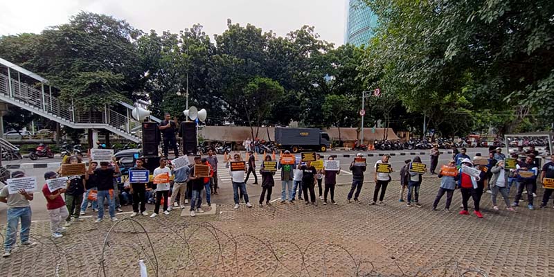 Jong 45 Belanegara Demo di KPK Desak Hasto Kristyanto Minta Maaf