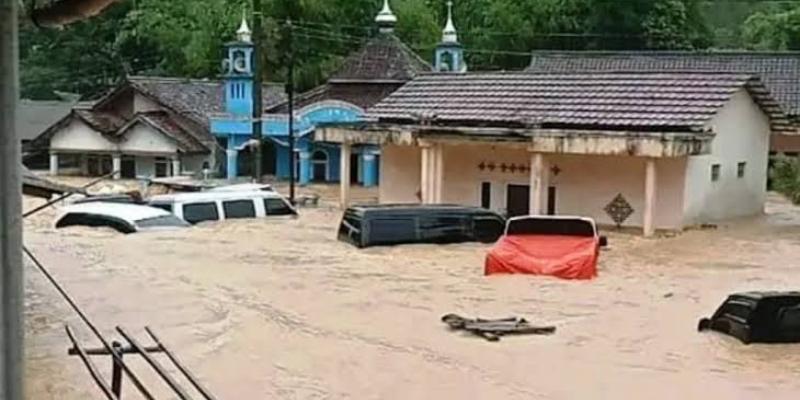 Banjir di Sukabumi: DPR Geram dengan Pernyataan Kemenhut yang Salahkan Petani