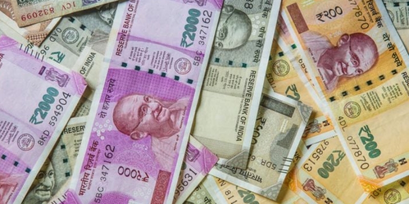 Rupee India Tertekan, Turun ke Level Terendah