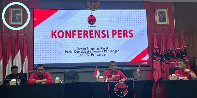 Meski Sudah Dipecat, Foto Jokowi Presiden Masih Terpajang di Sekolah PDIP