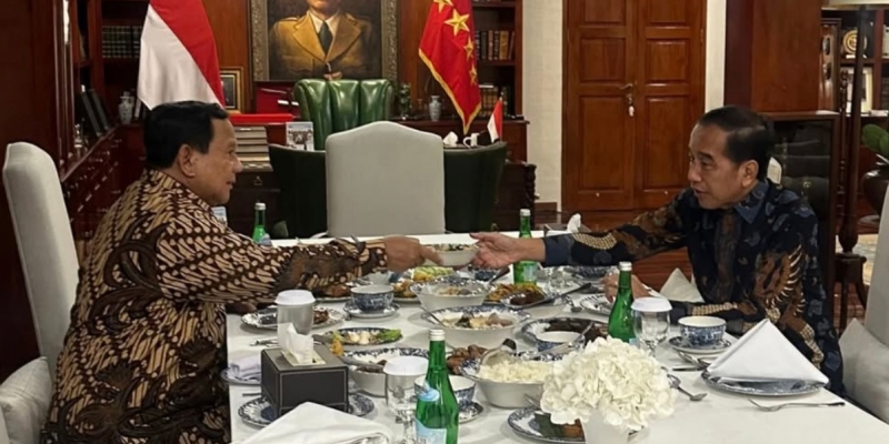 Pengamat: Jokowi Sedang Minta Perlindungan Prabowo