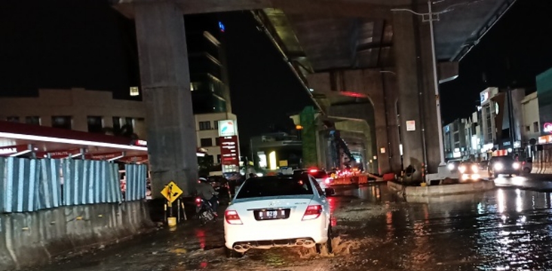 Hujan Ringan Basahi Jakarta Hari Ini