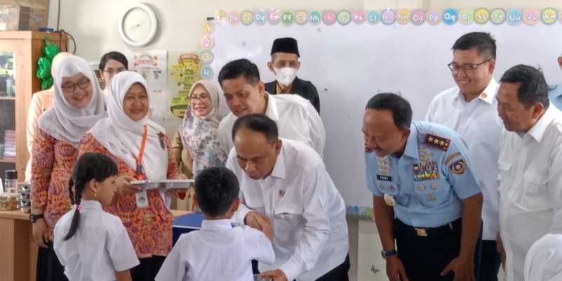 Program Makan Bergizi Gratis Bentuk Generasi Sehat, Cerdas, dan Kuat