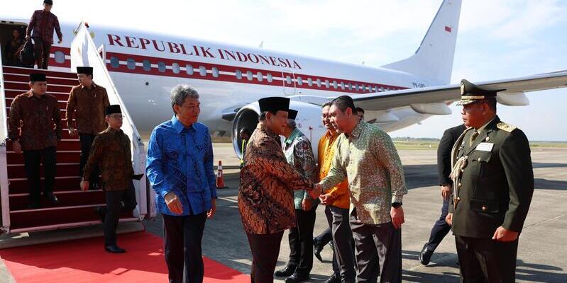 Tiba di Malaysia, Prabowo Siap Makan Siang Bareng PM Anwar