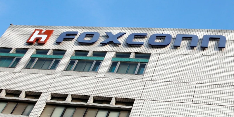 Karyawan Bersedih, Foxconn Mungkin Tinggalkan Tiongkok