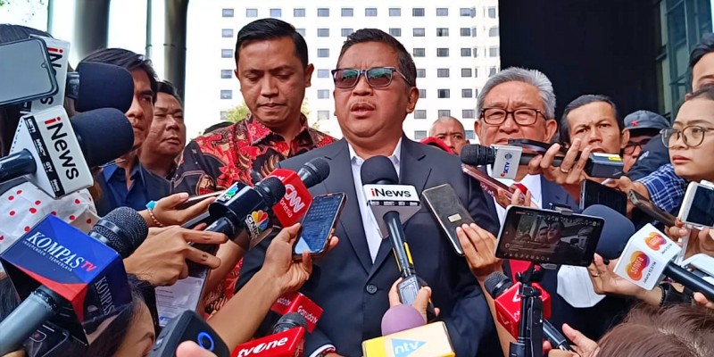 Tegakkan Kepala, Hasto Kristiyanto Siap Ditahan KPK