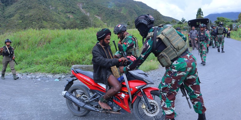 TNI Gelar Patroli dan Sweeping Senjata di Puncak Jaya