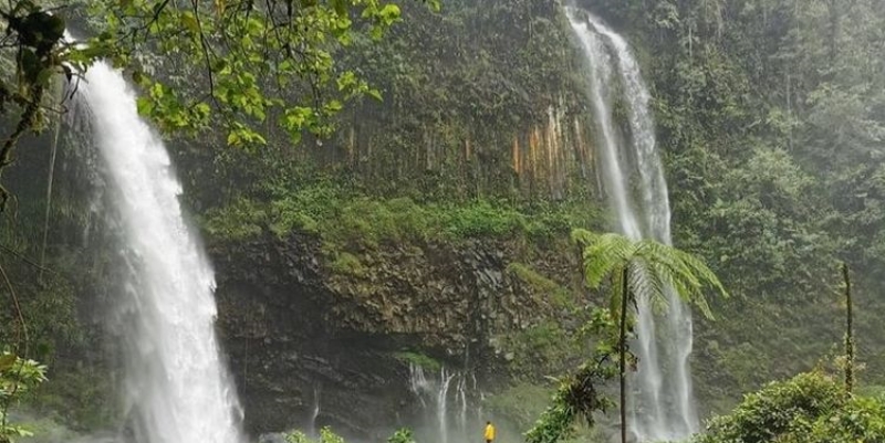 Viral Wisatawan Curug Ciparay Bogor Dipungli