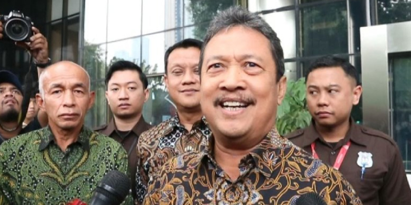 Tolak Pembongkaran Pagar Laut, Menteri Trenggono Berseberangan dengan Prabowo