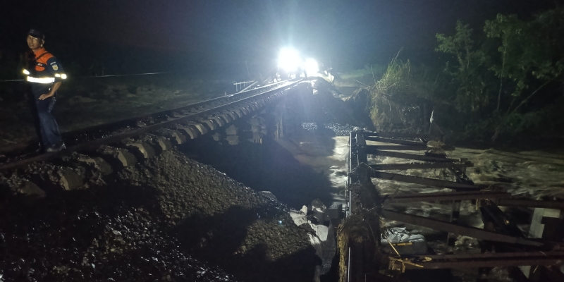 Sempat Diperbaiki, Jalur Rel Gubug-Karangjati Kembali Amblas