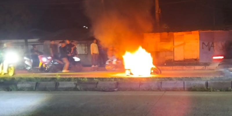 Bentrok Supporter PSMS Medan, Satu Motor Dibakar