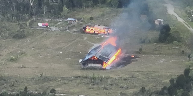 Akibat Perselingkuhan, Komplotan KKB Serang Warga dan Bakar Empat Bangunan