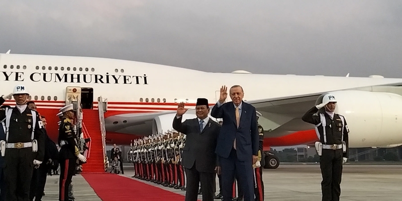 Prabowo Antar Kepulangan Erdogan di Lanud Halim