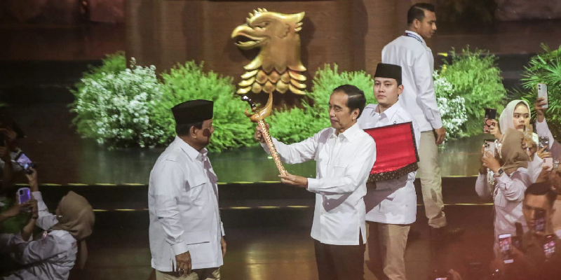 Prabowo di Antara Hidup Jokowi atau Adili Jokowi