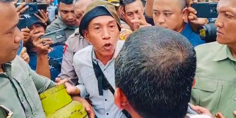 Tatap Muka Menteri Bahlil, Warga Tangerang Protes Kelangkaan LPG 3 Kg