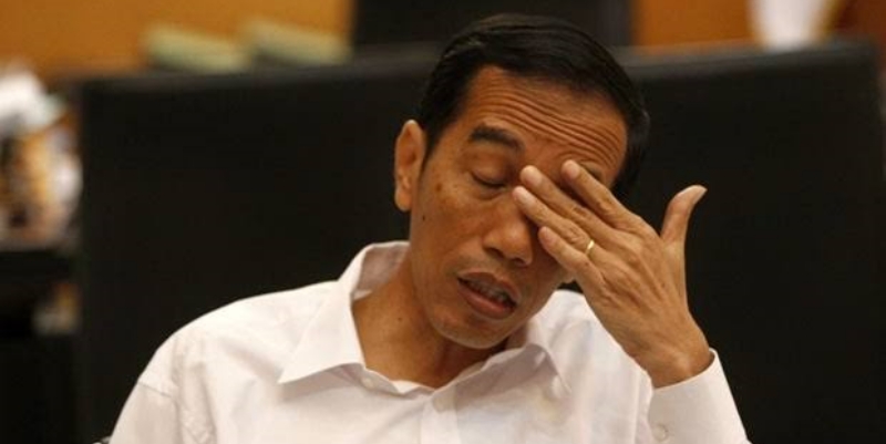 Tembok Kekuasaan Sudah Runtuh, Saatnya Jokowi Diadili