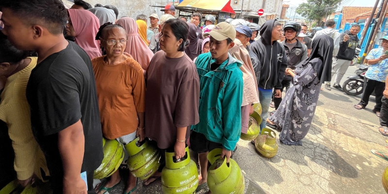 Antrean LPG 3 Kg Operasi Sistematis Bikin Rakyat Marah ke Prabowo