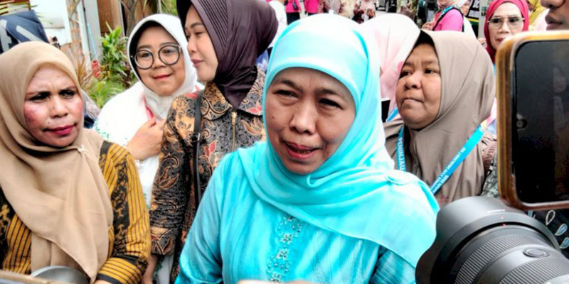 Khofifah Ajak Warga Jatim Doakan Almarhum Renville Antonio