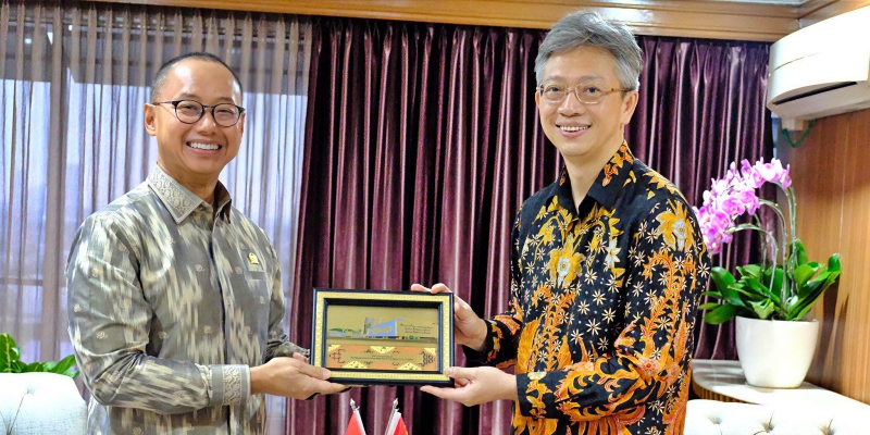 Waka MPR Eddy Soeparno Terima Dubes China, Bahas Kolaborasi Transisi Energi Indonesia