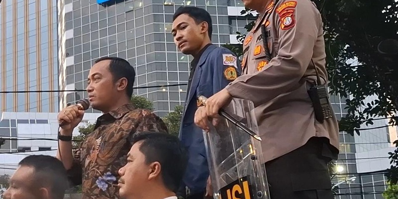 Mensesneg Diultimatum BEM SI Penuhi Tuntutan dalam Waktu 2 x 24 Jam