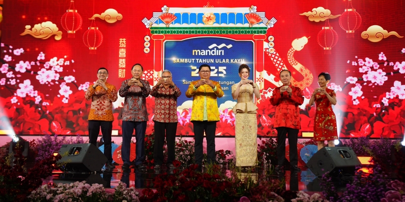 Bank Mandiri Meriahkan Penutupan Imlek 2025 Bersama Nasabah