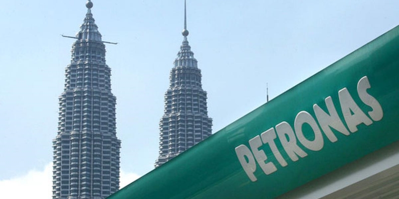 Petronas Bakal Pangkas Ribuan Pekerja, CEO: Demi Bertahan Hidup