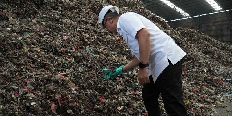 Zulhas Tinjau TPST Bantar Gebang Bidik Sumber Energi Baru