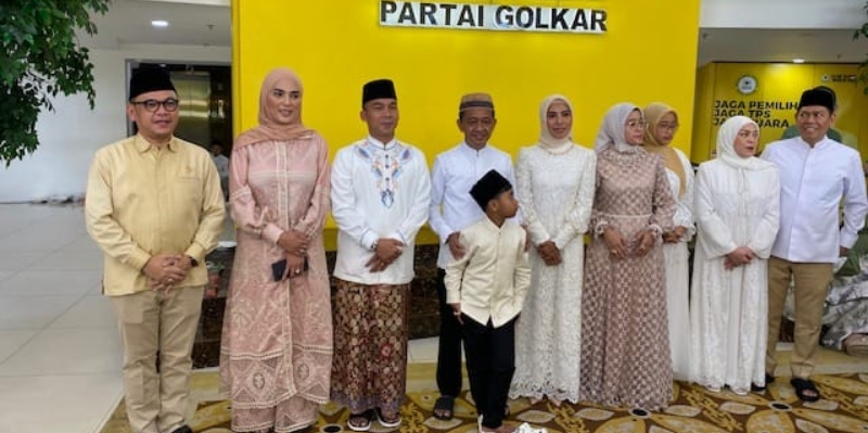 Bahlil Boyong Keluarga Besar Salat Id di DPP Golkar