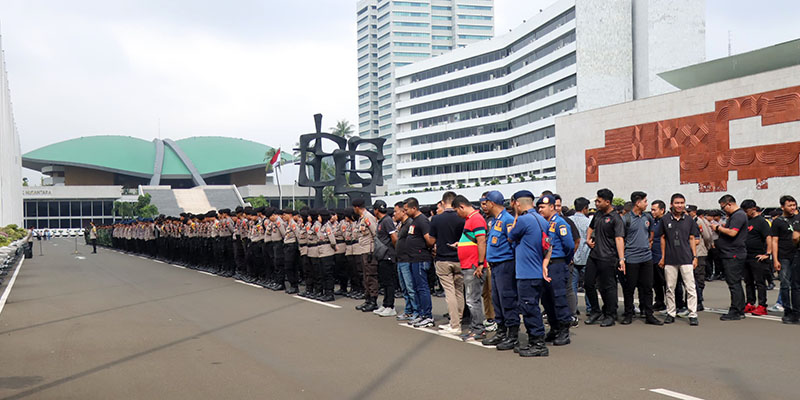 1.824 Personel Gabungan Kawal Aksi Tolak UU TNI di DPR