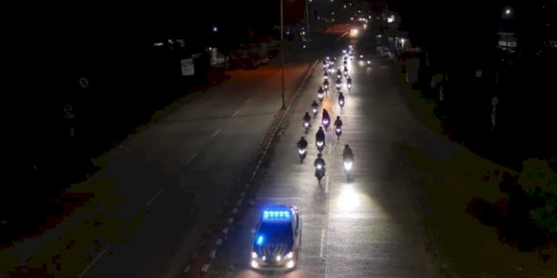 Ratusan Pemudik Motor Asal Jawa Dikawal Polisi
