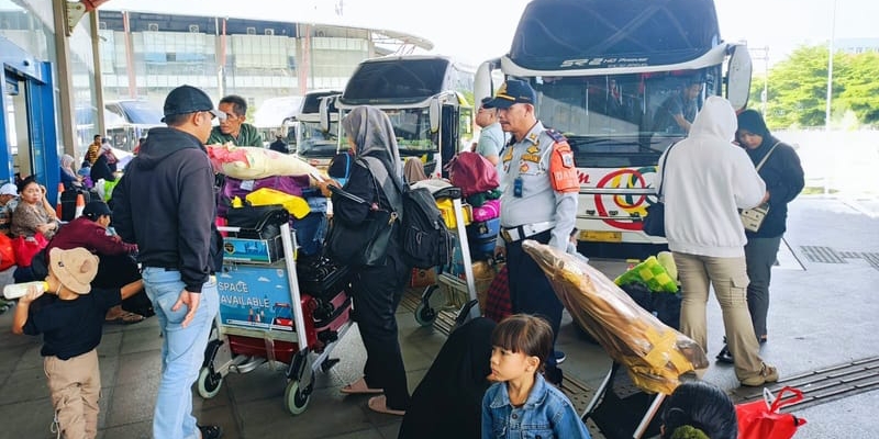 Ribuan Pemudik Mulai Balik Kampung dari Terminal Pulogebang