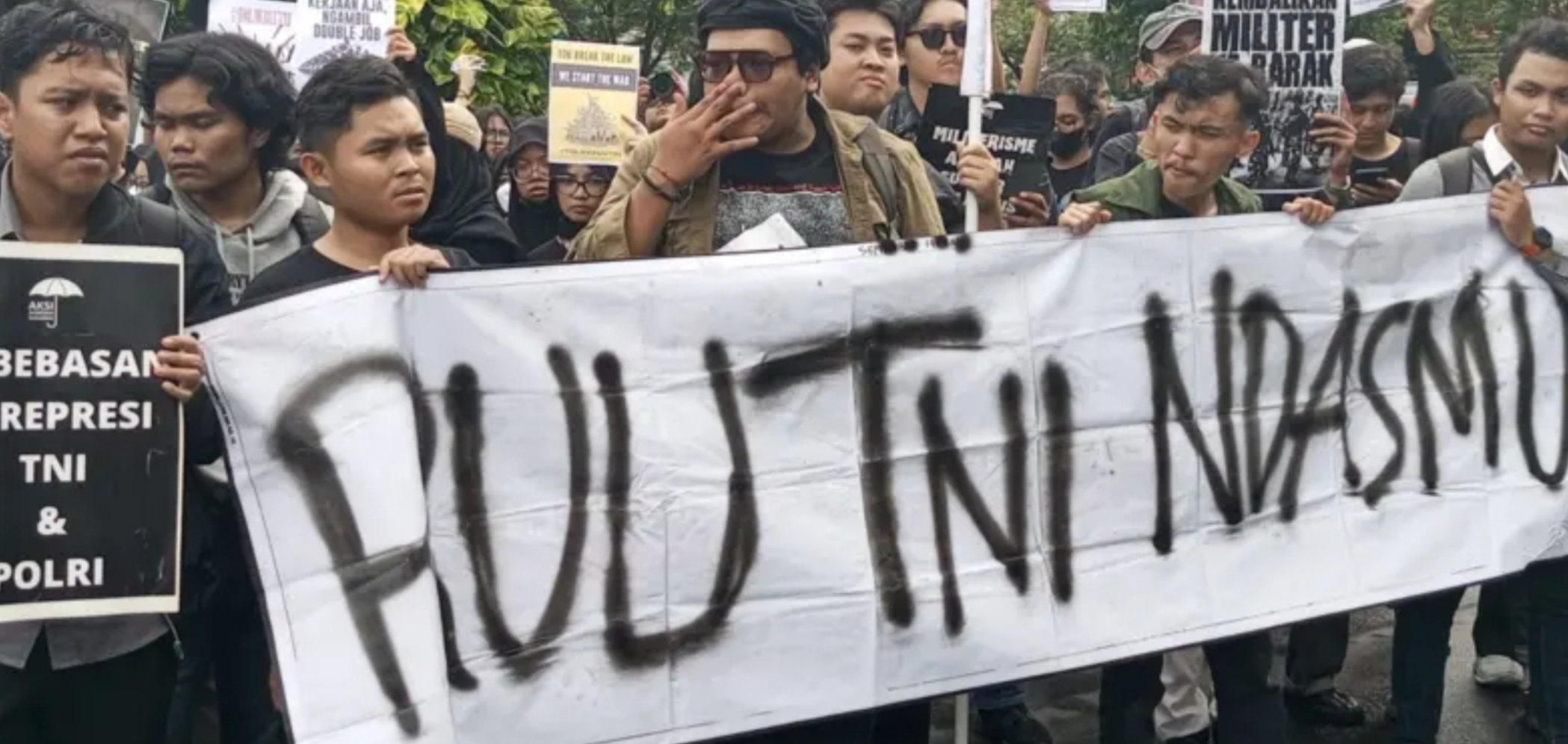 Demo Mahasiswa Tertahan Prajogo Pangestu, IHSG Tumbang 1,94 Persen