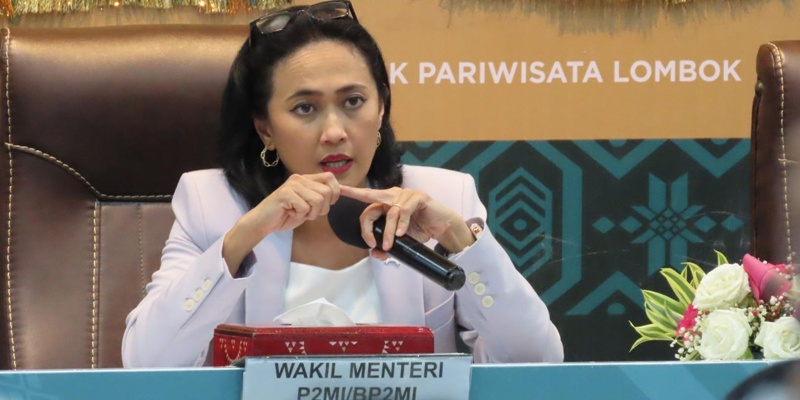 Wamen Christina: Jangan Langsung Percaya Iklan Bekerja di Luar Negeri