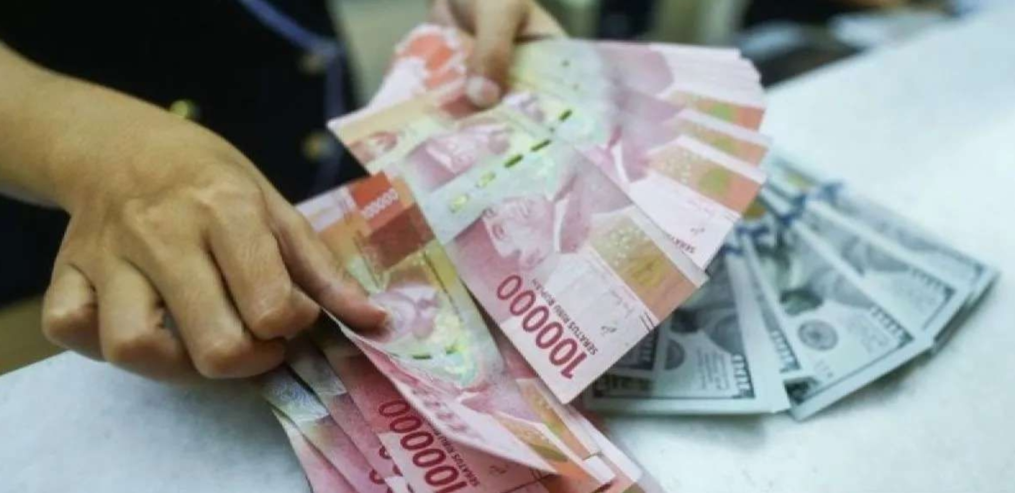 Rupiah Masih Basa-Basi, Dolar AS Colek Rp16.500