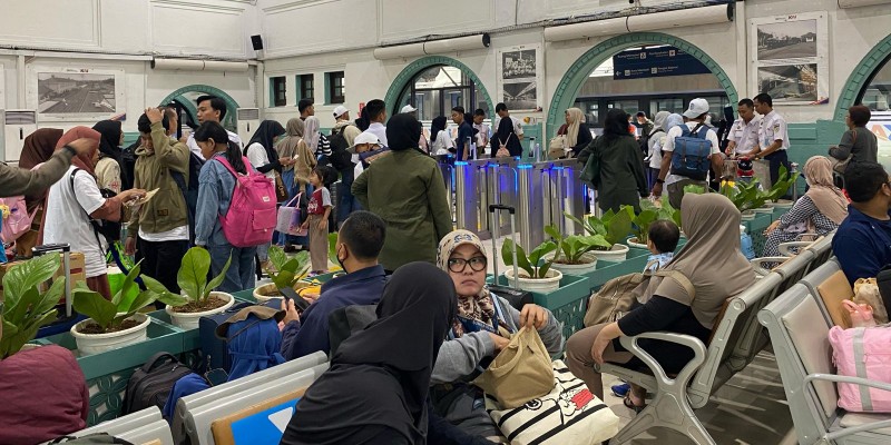 KAI dan Kemenhub Berangkatkan 7.400 Motor Pemudik