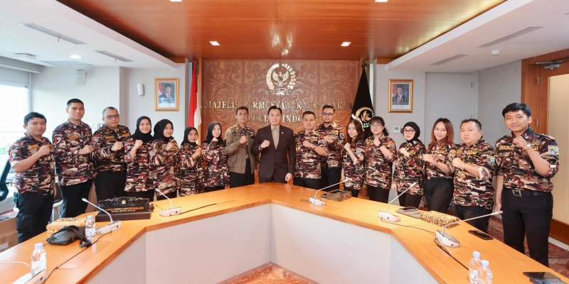 Ibas Peringatkan Potensi Perang Pakai Kecerdasan Buatan