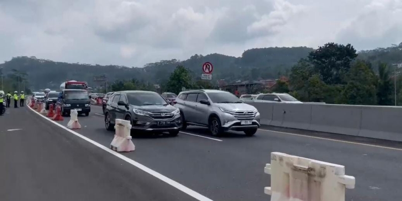 Polri Perpanjang <i>One Way</i> Lokal Tol Semarang-Solo