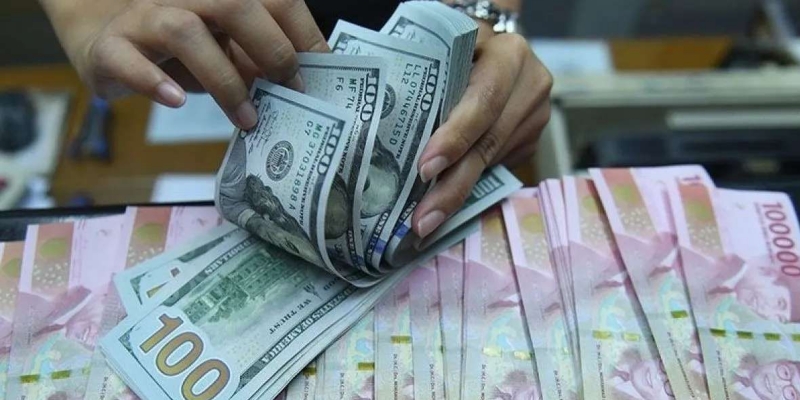 Rupiah Tertekan ke Rp16.447 Pagi Ini, IHSG Dibuka Cerah