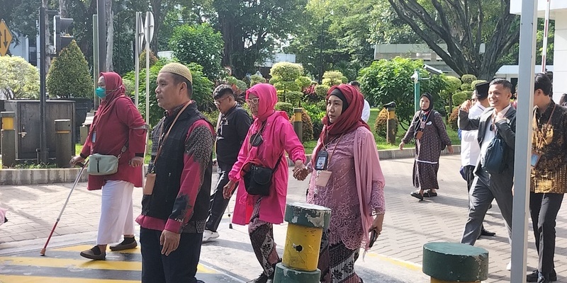 Warga memasuki kompleks Istana Merdeka, Jakarta pada Senin, 31 Maret 2035/RMOL