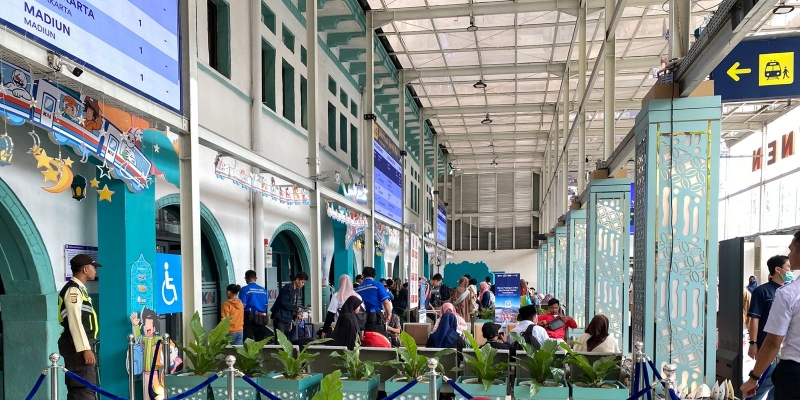 Pemudik Masih Padati Stasiun KA di Hari Pertama Lebaran