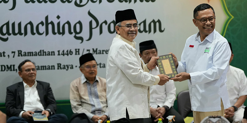 Memakmurkan Masjid, Sinar Mas dan APP Group Wakafkan Al Quran