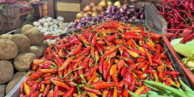 Jelang Lebaran Semua Bahan Pokok Naik, Cabai Rawit Meroket Rp93 Ribu